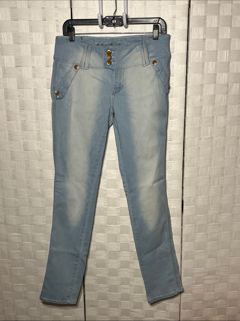 Light Blue Women’s Stretch Jeans very flattering Size 9